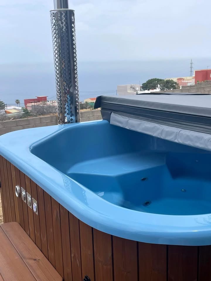 Icon Tub 200 integreeritud ahjuga